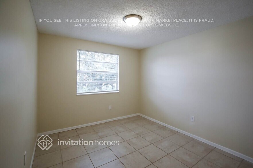 Building Photo - 13970 Langley Pl
