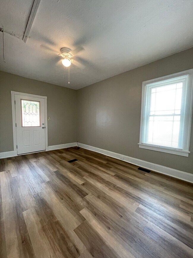 Building Photo - Where the city is your backyard! First Mon...