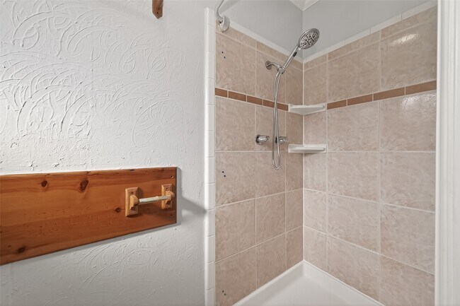 Building Photo - 10006 Towne Tower Ln