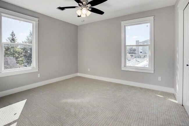Building Photo - 3903 Hain St