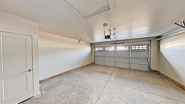 Building Photo - 5015 Avion Ct