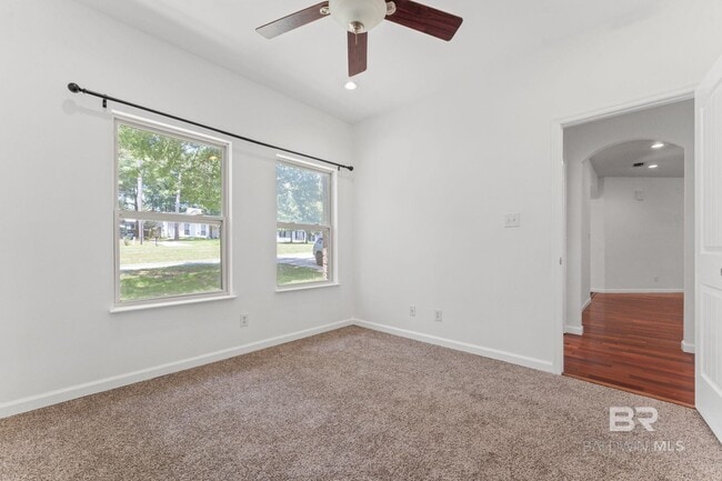 Building Photo - 219 Ridgewood Dr