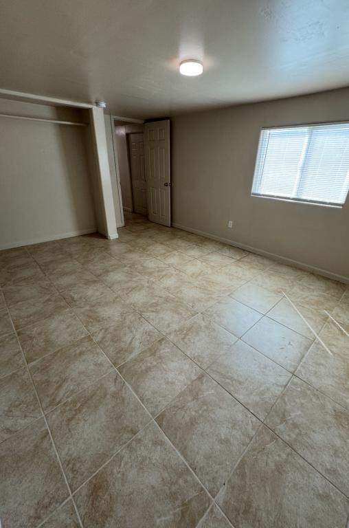 Building Photo - 450 W Thurber Rd