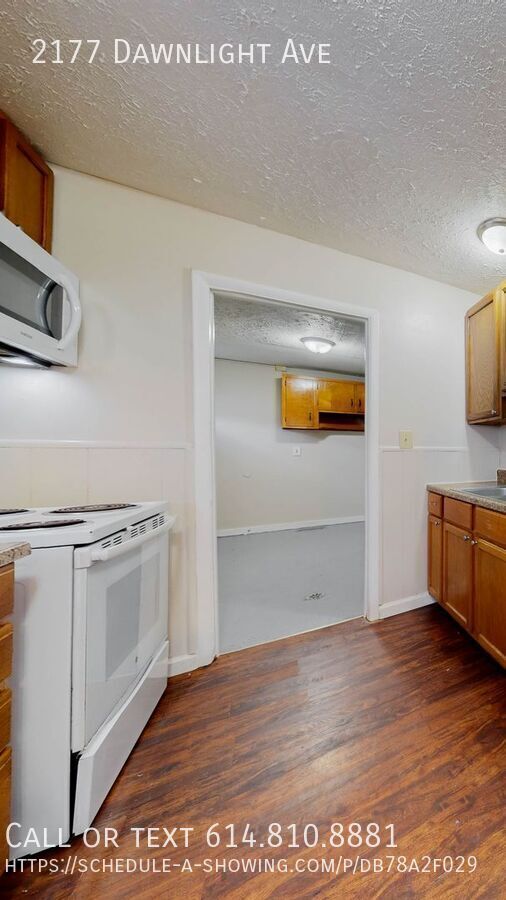 Building Photo - 2177 Dawnlight Ave