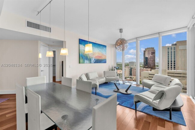 Building Photo - 333 Las Olas Way