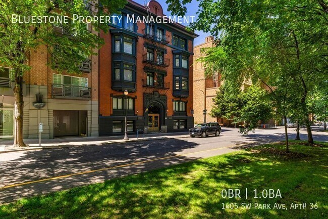 Building Photo - 1405 SW Park Ave