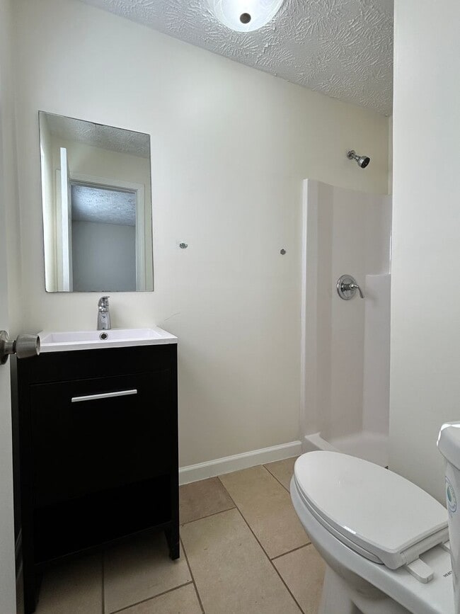 Building Photo - 2128 Fir St