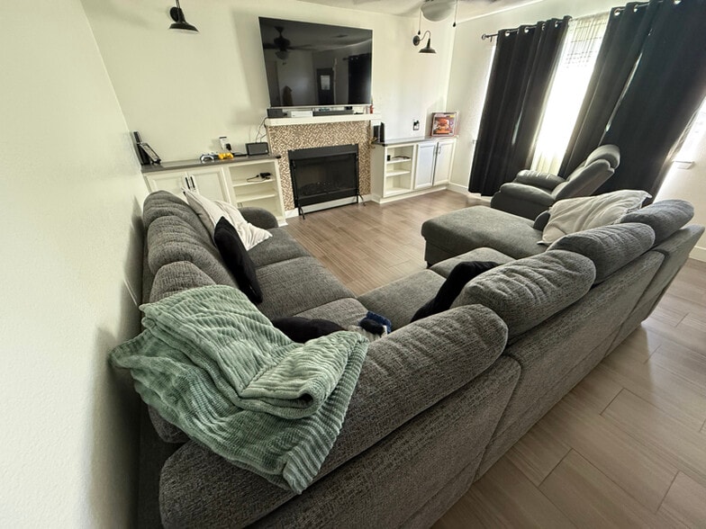 Building Photo - 3535 W Ave J15