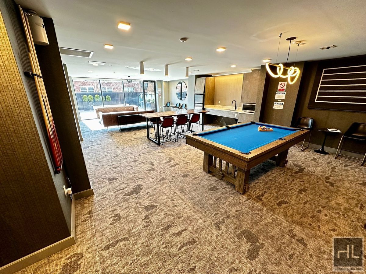 Building Photo - Northern Blvd | Flushing | 1 BR 1 BA, W/D & NO BROKER'S FEES