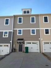 Building Photo - 1420 Derby Dr