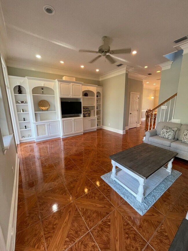 Building Photo - Avialable now!! 2 Bedroom, 2 Bath Cottage ...