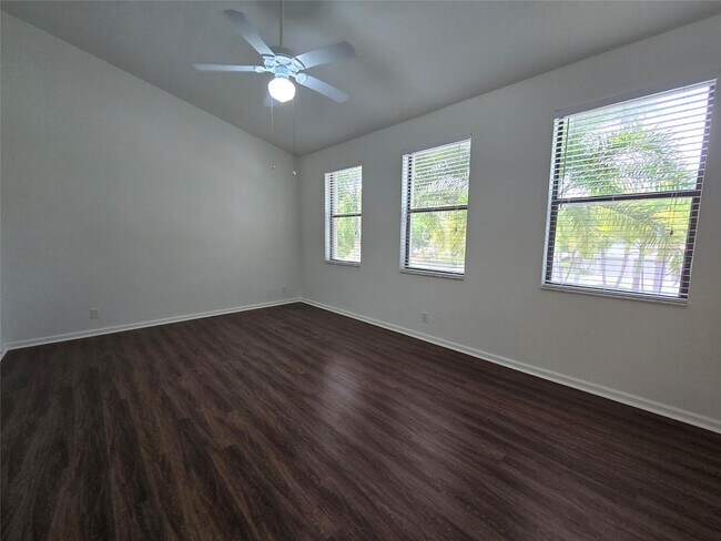 Building Photo - 5800 Coach House Cir