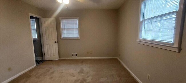 Building Photo - 5030 Beth St