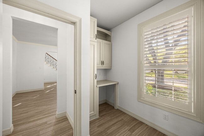 Building Photo - 12502 Pebble Way Ct