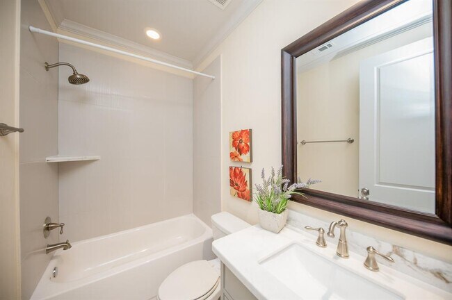 Building Photo - 5410 Alder Cir