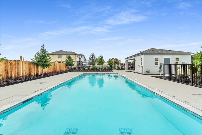 Building Photo - 12016 Royal Oaks Banner Wy