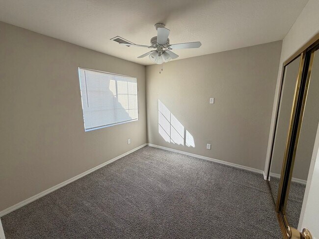 Building Photo - Beautiful Home for Rent in Avondale!