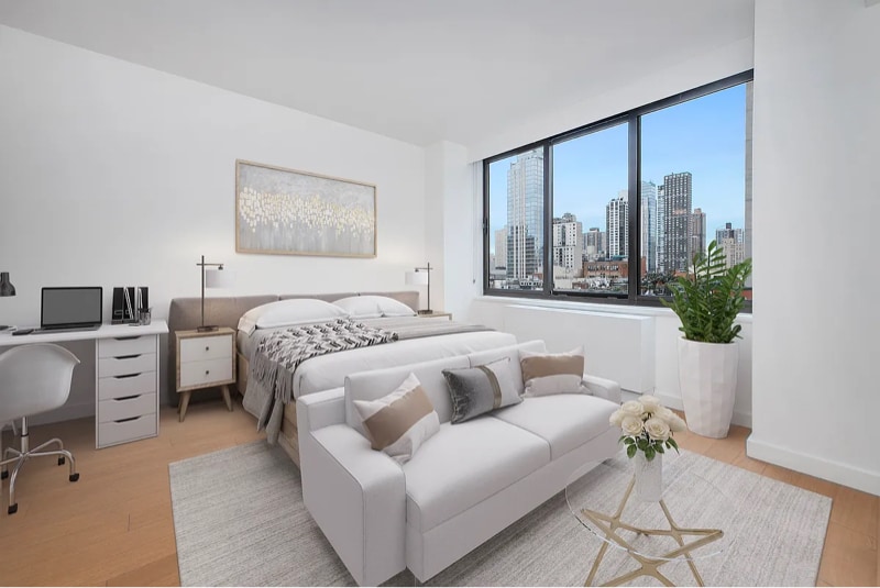 Building Photo - 301 E 94th St