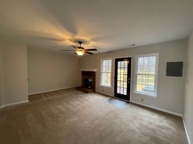 Building Photo - Come visit this cute 3 bedroom 1.5 bath in Chesapeake