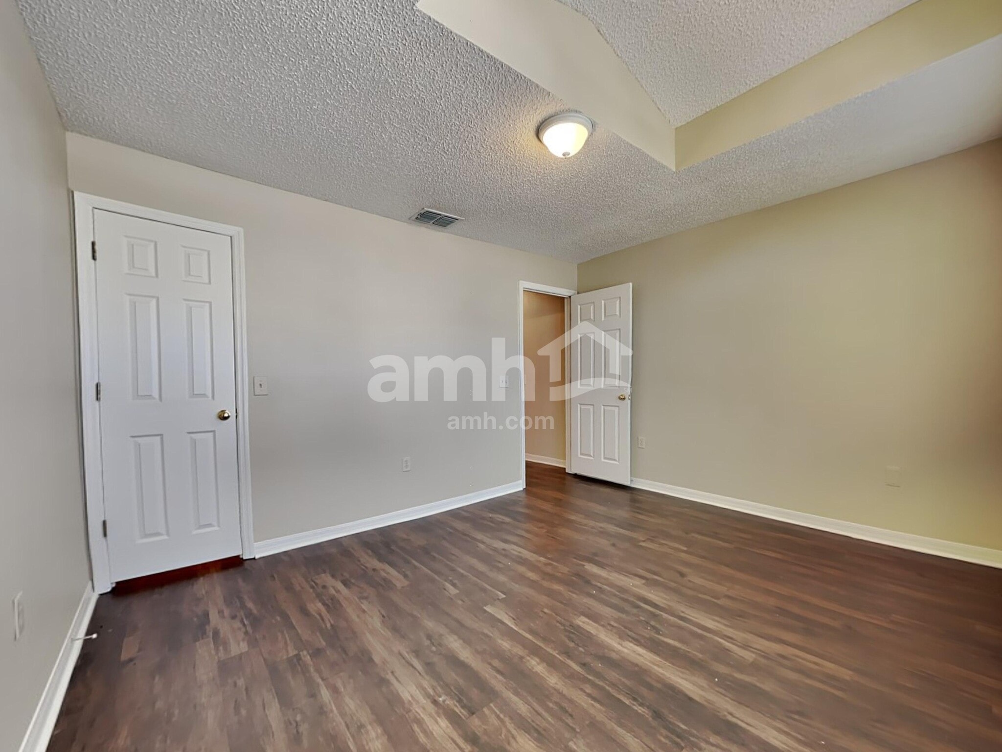 Building Photo - 4045 Half Moon Cir