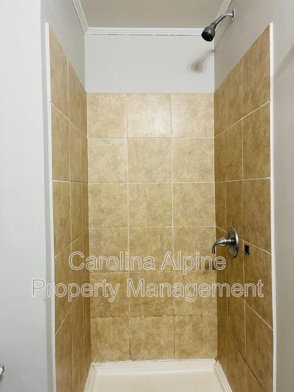 Building Photo - 905 Wilmouth St