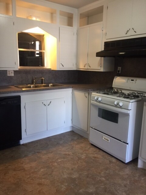 Building Photo - Minutes from OCU, Downtown, Chesapeake and more!