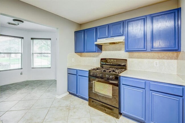 Building Photo - 15410 Apple Bloom Way
