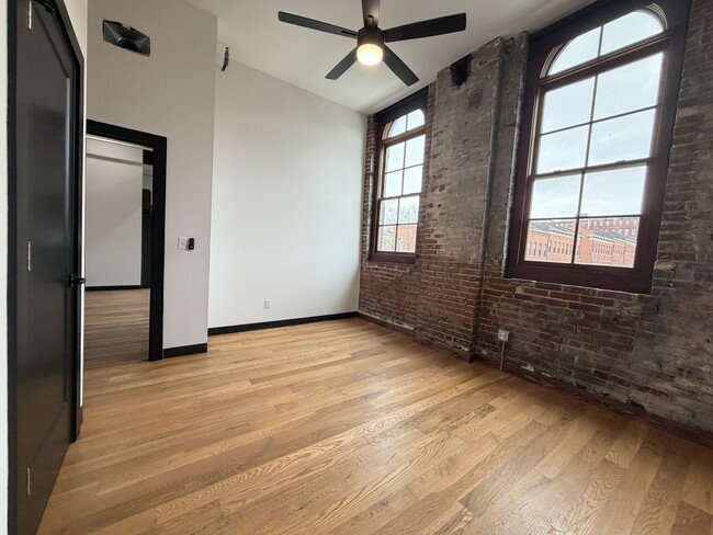 Building Photo - 2017 Chouteau Ave