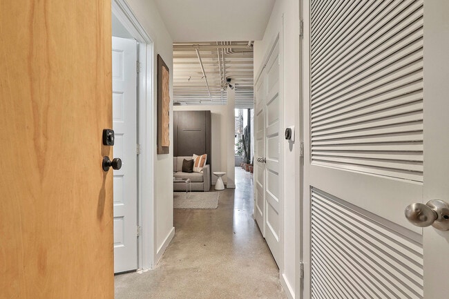 Building Photo - 675 Greenwood Ave NE