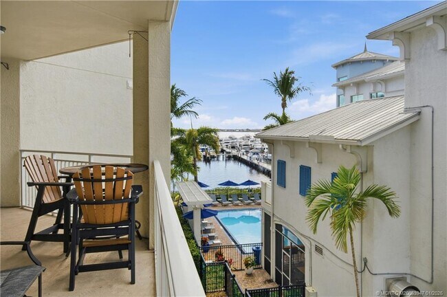 Building Photo - 975 NW Flagler Ave