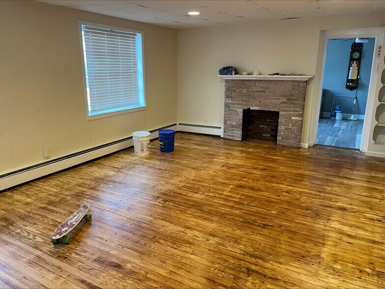 Building Photo - 73 Swezey St