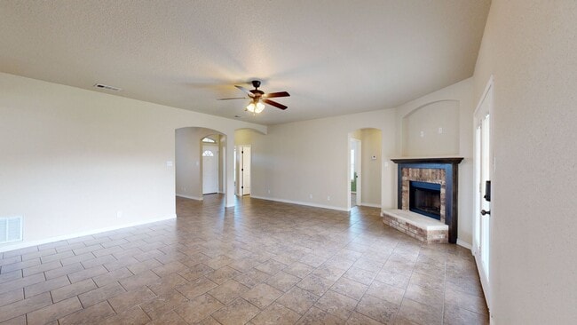 Building Photo - 2 WEEKS FREE RENT + $1,895 ONE STORY 4 BEDROOM WITH 3 FULL BATHS