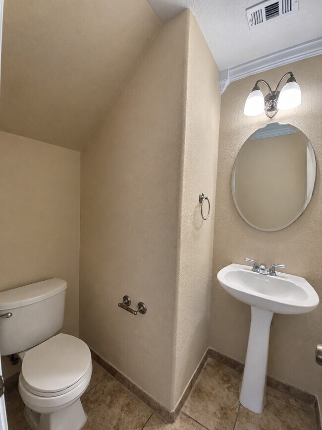 Building Photo - 525 Eagles Nest Cove