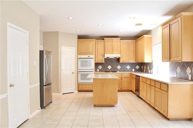 Building Photo - 7222 Ellaview Ln