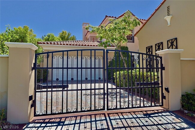 Building Photo - 12047 Oakland Hills Dr
