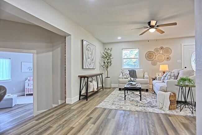 Building Photo - 704 Natchez River Cir