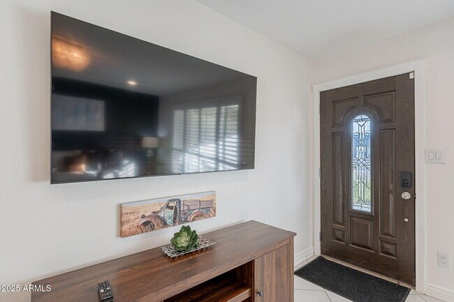 Building Photo - 8263 E Cypress St