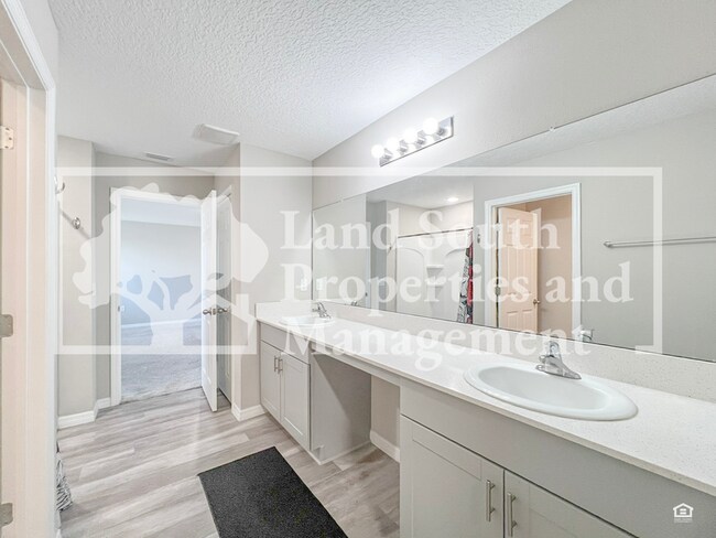 Building Photo - 5484 Siltstone St