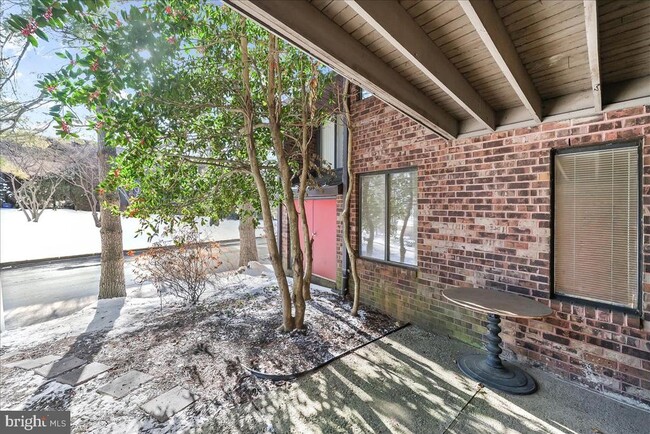 Building Photo - 102 Mountainview Dr