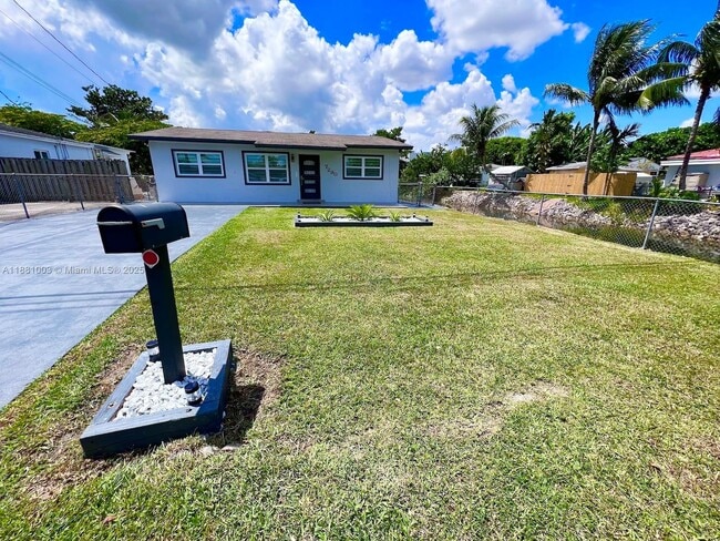 Building Photo - 7290 SW 34th Street Rd