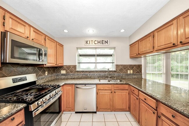 Building Photo - 4907 Echo Falls Dr