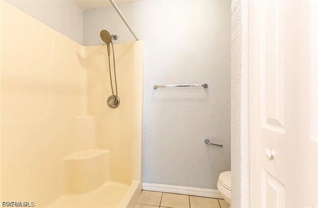 Building Photo - 4716 1st St SW