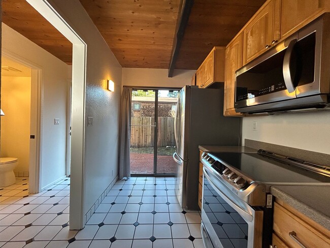 Building Photo - Idyllic Loft-Style Townhome Near Downtown Lafayette with Private Patios & Top Schools