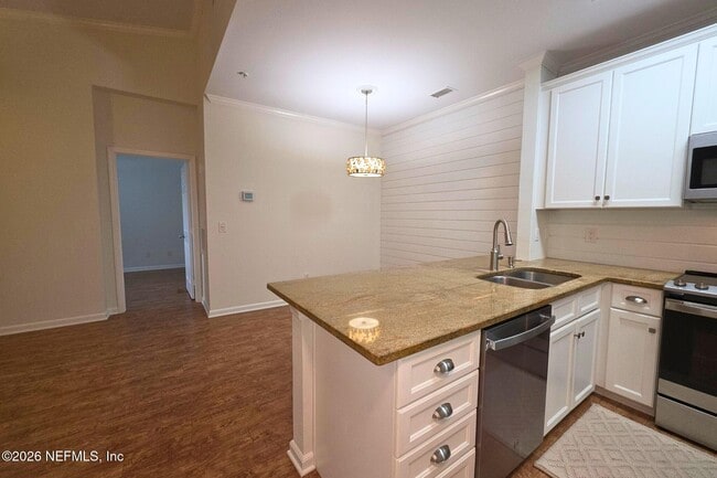 Building Photo - 230 Colima Ct