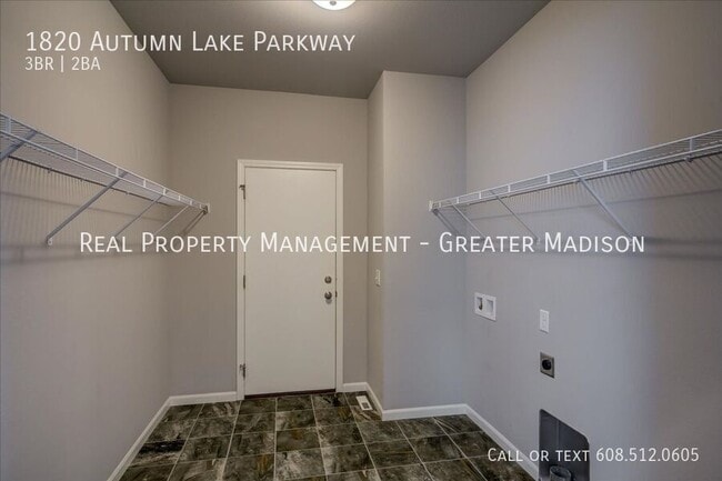 Building Photo - 1820 Autumn Lake Parkway