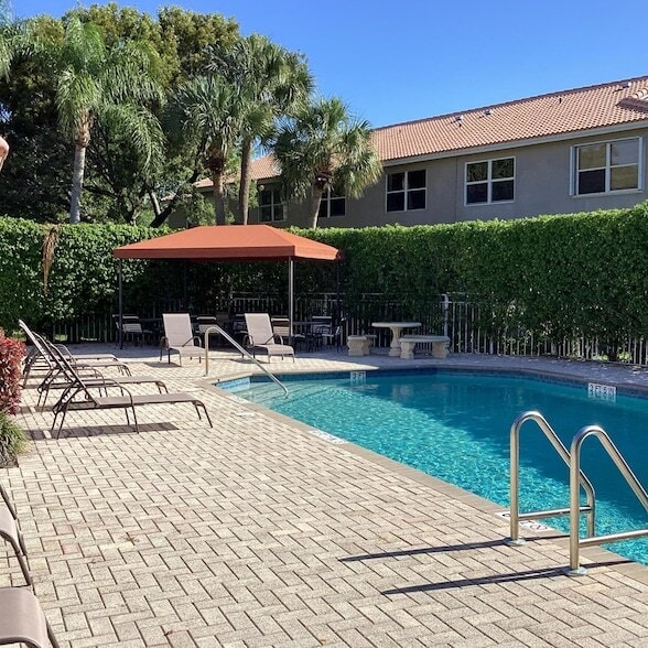 Building Photo - 20970 Vía Oleander