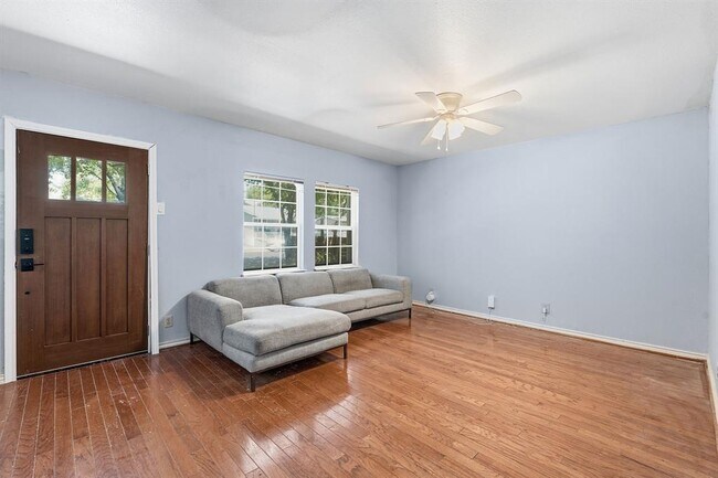 Building Photo - 1127 Denfield St