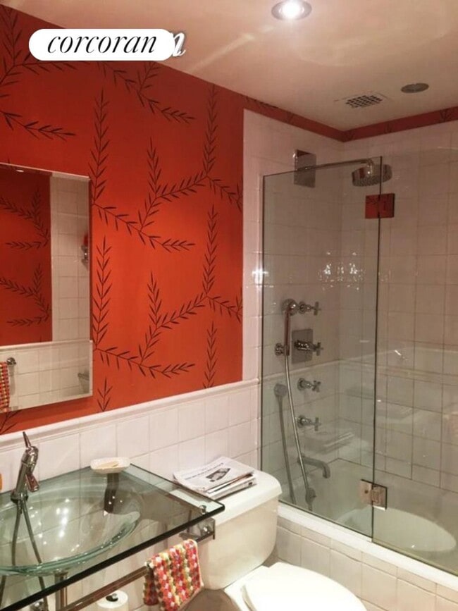 Building Photo - 253 W 73rd St