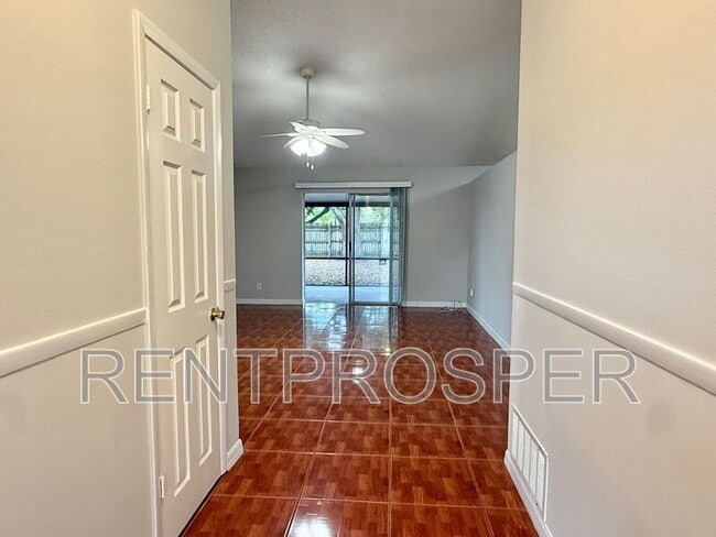 Building Photo - 2310 Pebble Ct