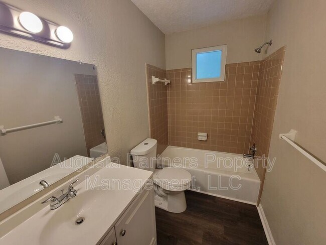 Building Photo - 139 Stoneybrooks Pl